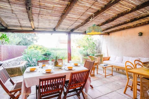 Patio, Day, Garden, View (from property/room), Balcony/Terrace, Dining area