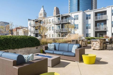 CozySuites - Current at the Banks Apartment in Covington