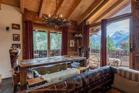 CHALET MOUTON a 4-Bedroom Alpine Chic Escape in Saas-Fee Chalet in Saas-Fee