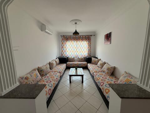Living room, Seating area, air conditioner