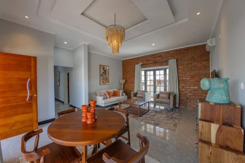 Patio, Balcony/Terrace, Living room, Dining area