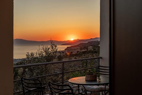 View (from property/room), Balcony/Terrace, Mountain view, Sea view, Sunset