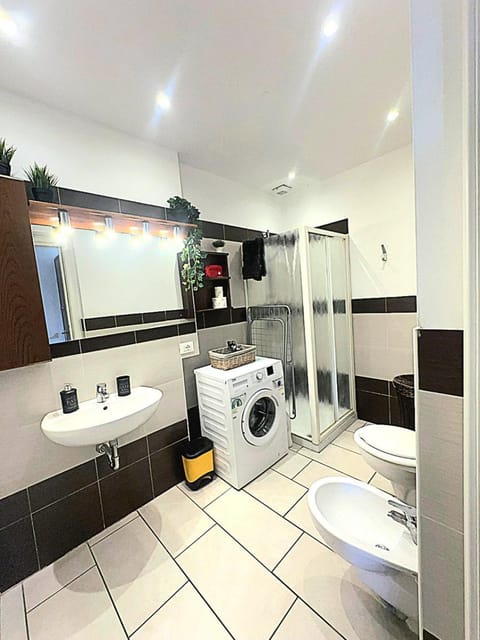 Shower, Toilet, Bathroom, bidet, washing machine
