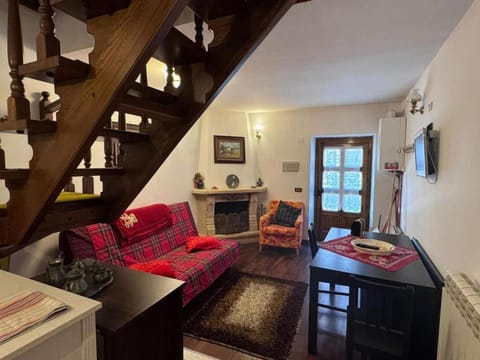 Casetta con camino in centro House in Pescasseroli