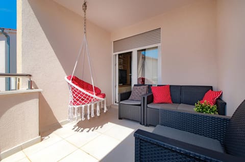 View (from property/room), Balcony/Terrace, Seating area