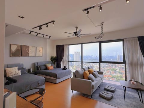 Bed, Living room, Photo of the whole room, Seating area