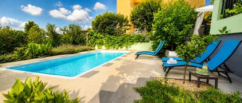 Garden view, River view, Swimming pool