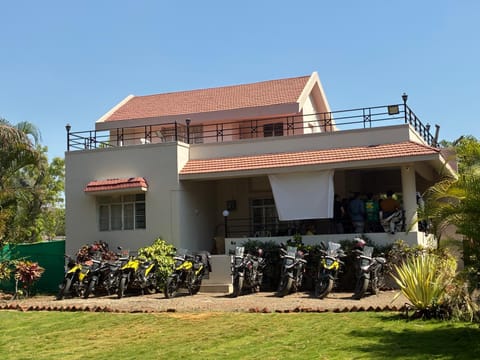 Property building, Day, Garden, Garden view