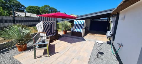 Patio, Garden, Garden view, sunbed
