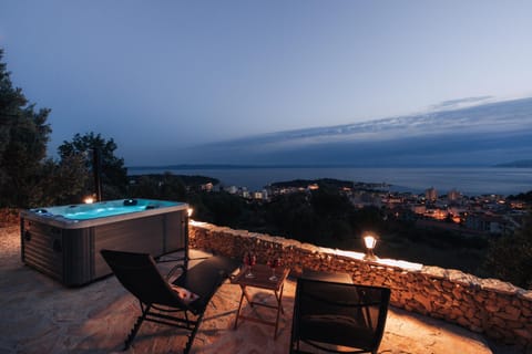 Natural landscape, Hot Tub, sunbed