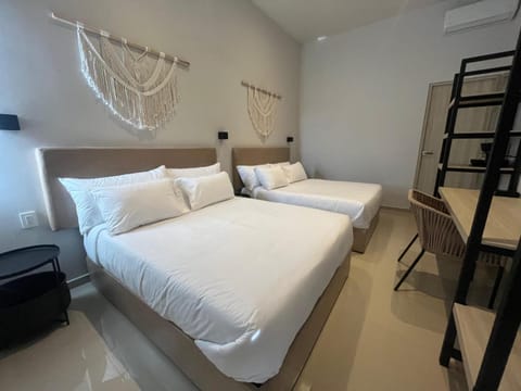 Bed, Photo of the whole room, Bedroom, air conditioner