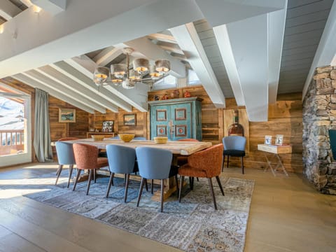 Prestigieux Penthouse à Val-d'Isère avec Cheminée et Parking - FR-1-694-430 Apartment in Val dIsere
