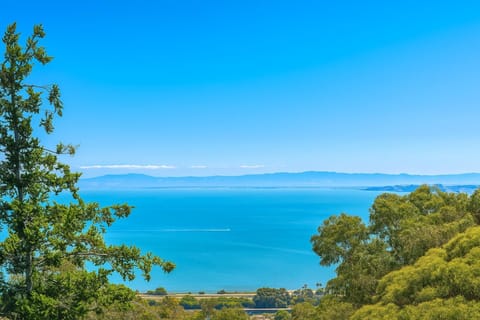Day, View (from property/room), View (from property/room), Mountain view, Sea view
