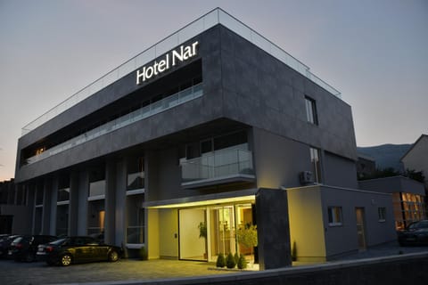 Facade/entrance, Property logo or sign, Decorative detail