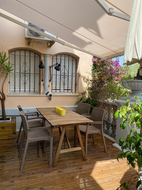Patio, Day, Balcony/Terrace