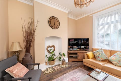 Communal lounge/ TV room, TV and multimedia, Living room