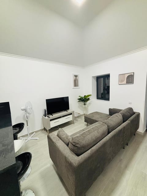 Communal lounge/ TV room, TV and multimedia, Living room, Seating area
