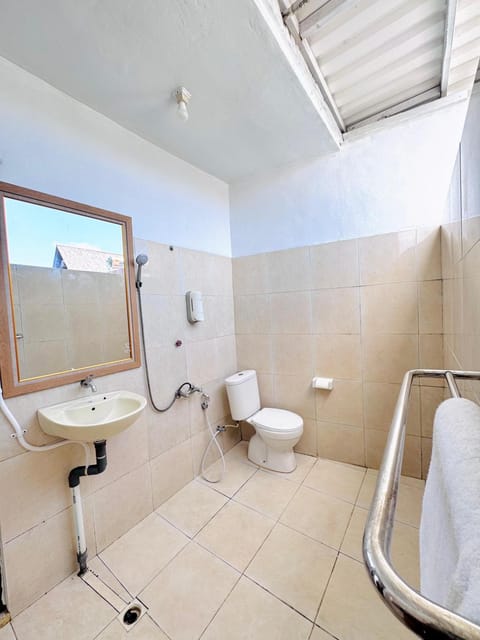 Canggu77 GuestHouse Bed and Breakfast in North Kuta