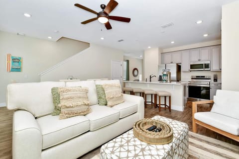 Paradise Breeze Cottage by Shine Villas - Margaritaville Resort Orlando condo Apartment in Bay Lake