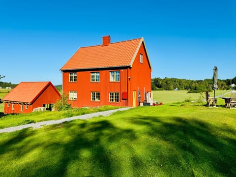 Property building, Spring, Day, Natural landscape, Garden, Garden view