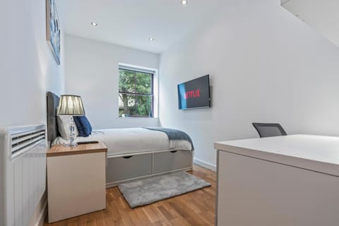 Modern Leeds city centre 2BR Apt - Sleep 8 Apartment in Leeds