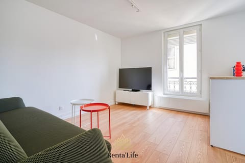 Communal lounge/ TV room, TV and multimedia, Living room