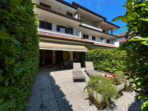 Property building, Garden