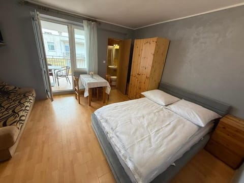 Bed, Bedroom, wardrobe