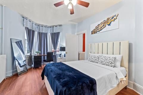 Bed, View (from property/room), Photo of the whole room, Bedroom, City view