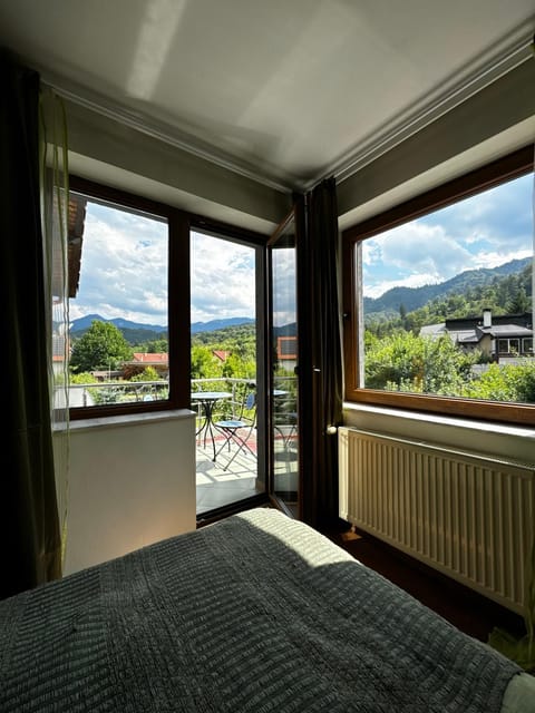 Natural landscape, View (from property/room), Balcony/Terrace, Bedroom, Mountain view
