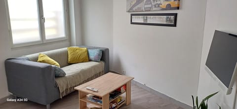 Living room, Seating area, heating