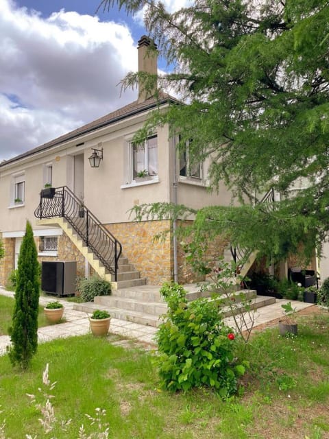 Gite Bois de Rose House in Centre-Val de Loire