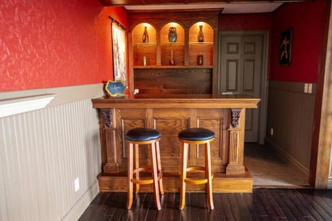 Billiard, Lounge or bar