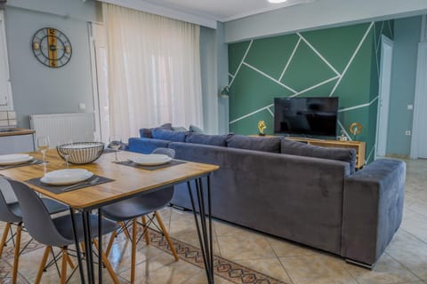 Living room, Seating area, Dining area