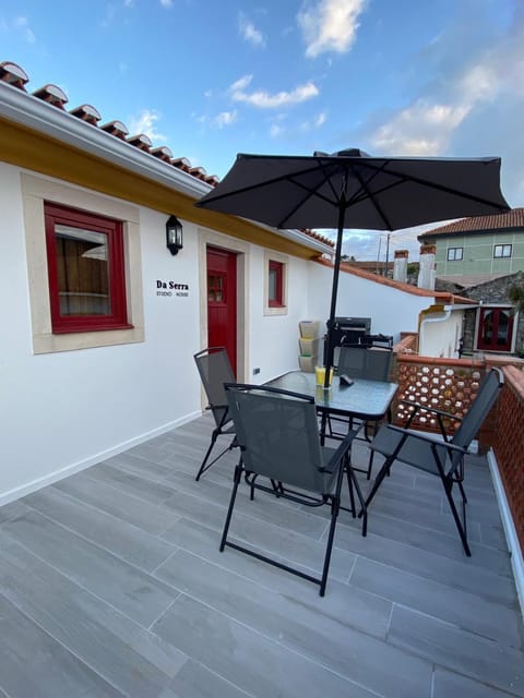 Property building, View (from property/room), Balcony/Terrace, Dining area