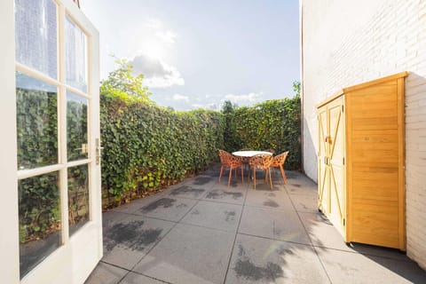 Urban Luxe 70 m2 Two-Bedroom Apartment GB-62 Apartment in Eindhoven