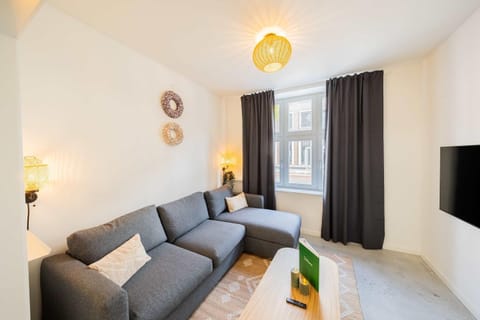 Urban Luxe 70 m2 Two-Bedroom Apartment GB-62 Apartment in Eindhoven