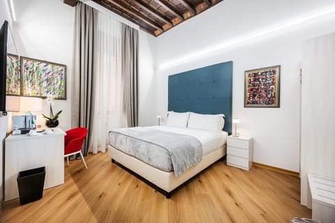 Bed, Photo of the whole room