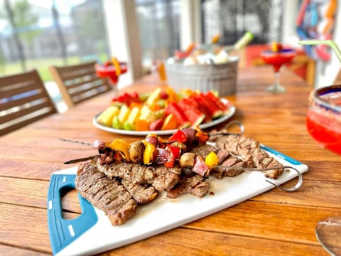 Food and drinks, Food, Lunch, Drinks