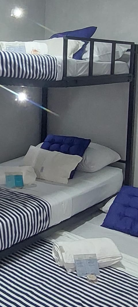 Nearby landmark, Communal lounge/ TV room, Bed, Day, Winter, TV and multimedia, Photo of the whole room, Business facilities, Bedroom, Shopping Area, Time of day, bunk bed, Inner courtyard view, internet, internet, internet, minibar