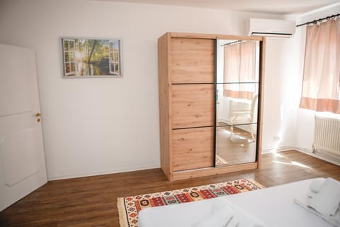 Bed, Photo of the whole room, Bedroom, internet, towels, wardrobe, air conditioner, air conditioner