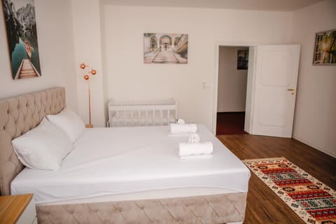 Bed, Photo of the whole room, Bedroom, cot, towels