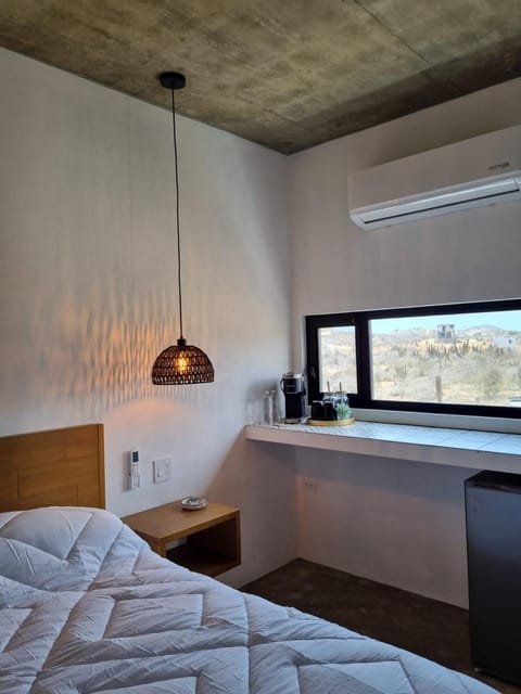 Bed, Bedroom, air conditioner
