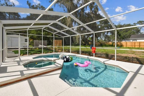 Pool view, Swimming pool
