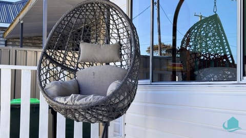 View (from property/room), Balcony/Terrace, Seating area