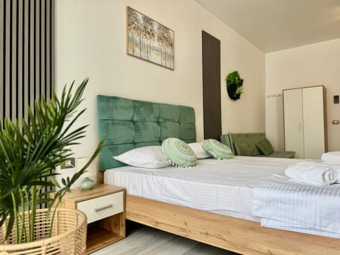 Bed, Photo of the whole room, Bedroom, wardrobe