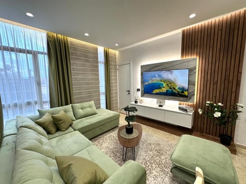Communal lounge/ TV room, TV and multimedia, Living room, Seating area