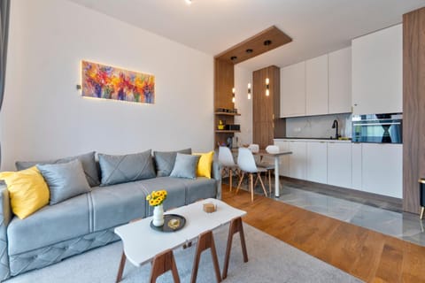 Kitchen or kitchenette, Living room, Seating area, Dining area, stove