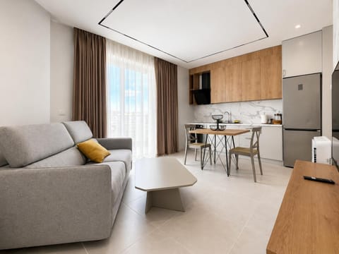 TV and multimedia, Kitchen or kitchenette, Living room, Dining area, oven, stove