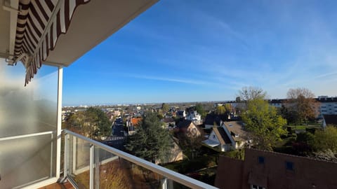 Balcony/Terrace, City view